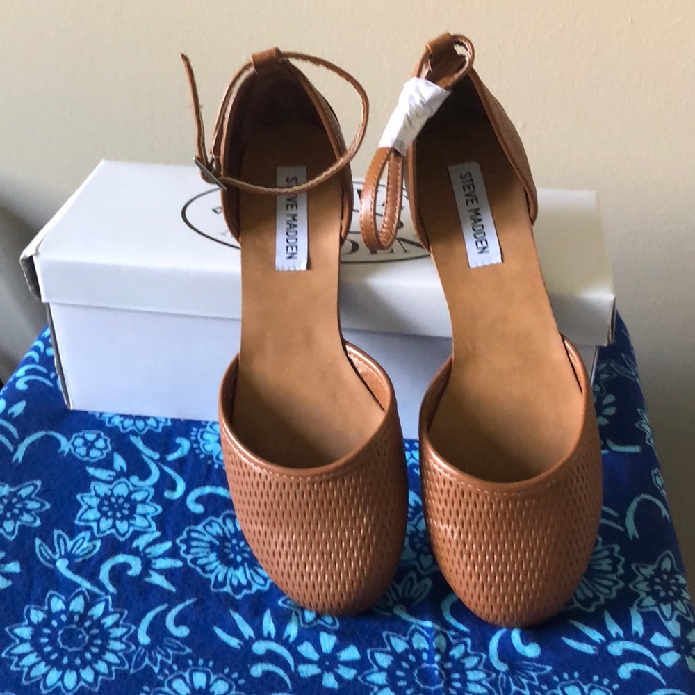 Never been worn Steve Madden Maia flat